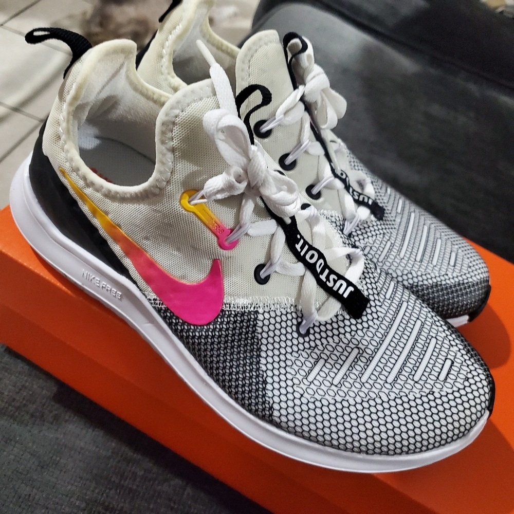 Nike women's Free TR 8